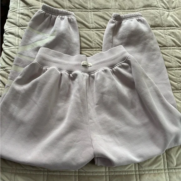 Nike Soft Gray / purple Joggers - Picture 6 of 8